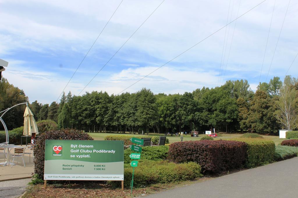 Apartment Promenada ปอดเยบราดิ ภายนอก รูปภาพ