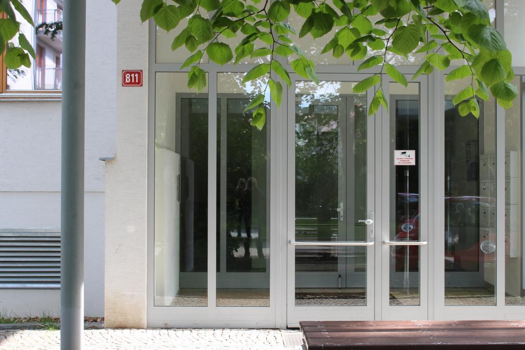 Apartment Promenada ปอดเยบราดิ ภายนอก รูปภาพ