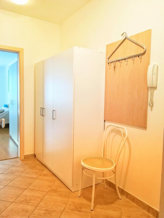 Apartment Promenada ปอดเยบราดิ ภายนอก รูปภาพ