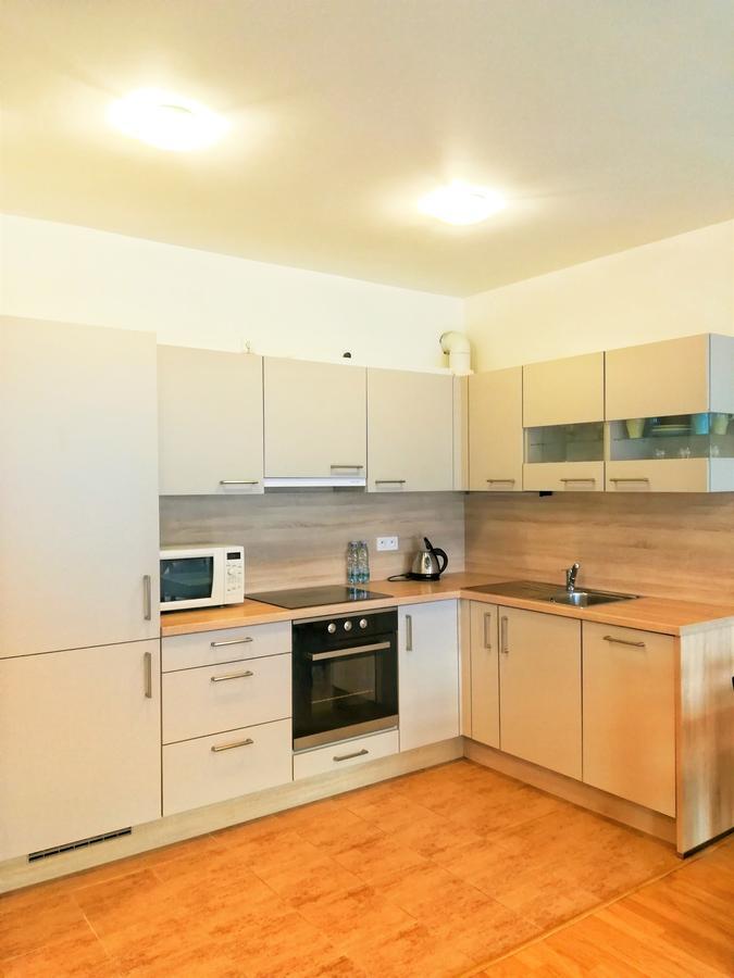 Apartment Promenada ปอดเยบราดิ ภายนอก รูปภาพ
